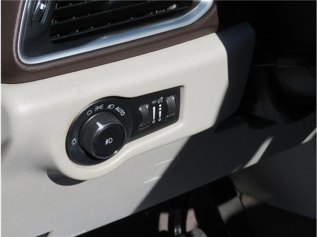 Used 2017 Chrysler Pacifica Touring-L Plus image 10