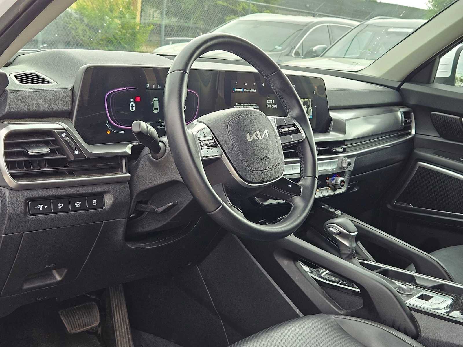 Certified 2025 Kia Telluride S image 2
