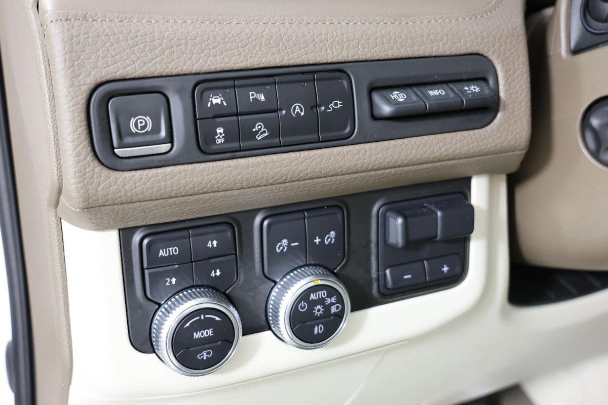 Used 2021 GMC Yukon XL Denali w/ Denali Ultimate Package image 20