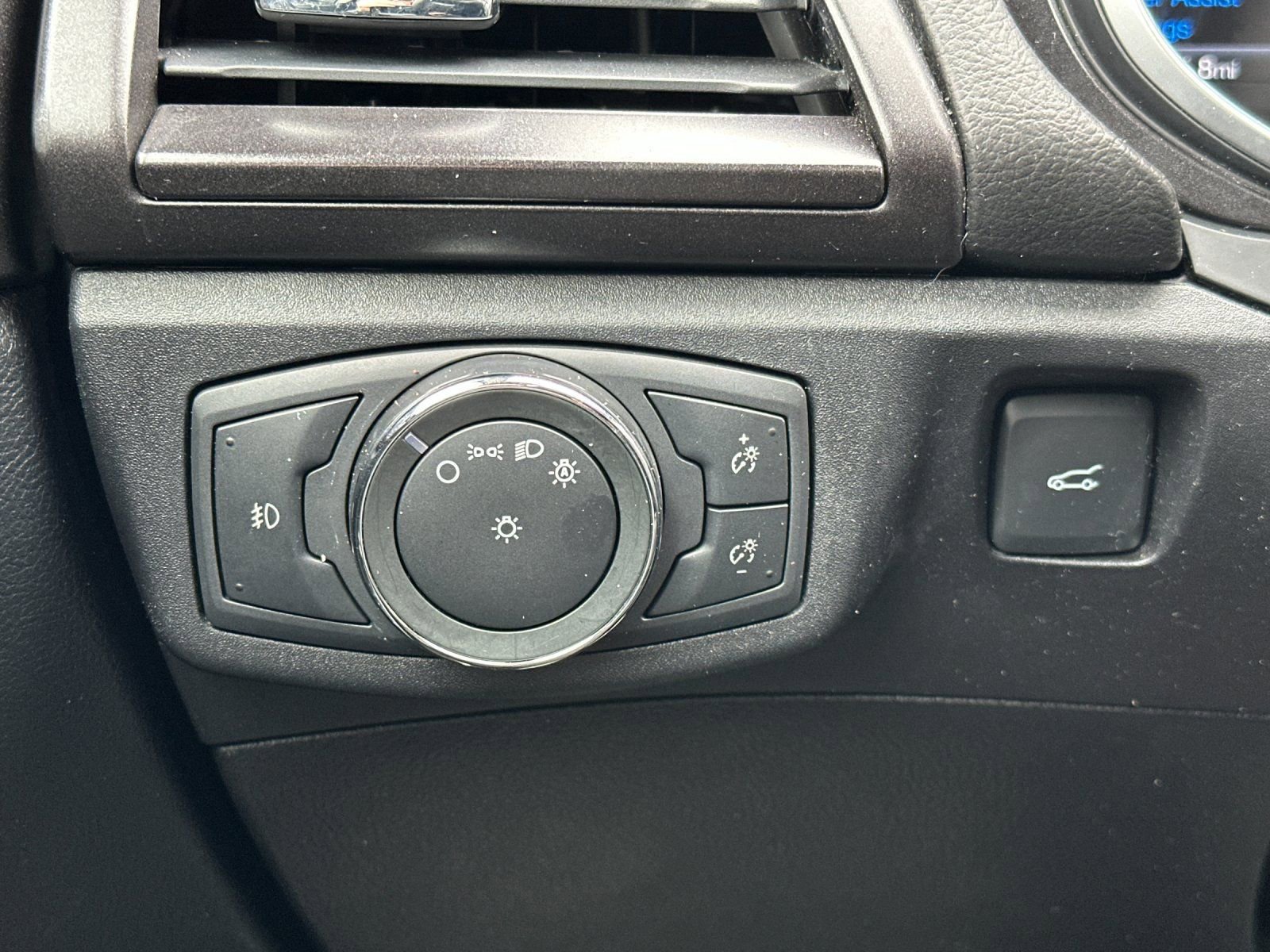 Used 2019 Ford Fusion Titanium image 31