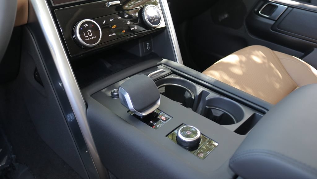 New 2026 Land Rover Discovery Limited Edition AWD/4WD image 26