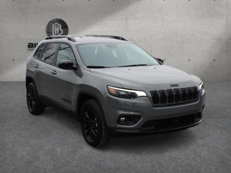 Used 2023 Jeep Cherokee Altitude Lux AWD/4WD image 2