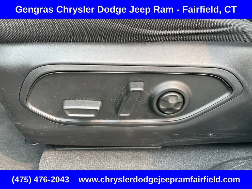 Certified 2023 Jeep Grand Cherokee Laredo X AWD/4WD image 46