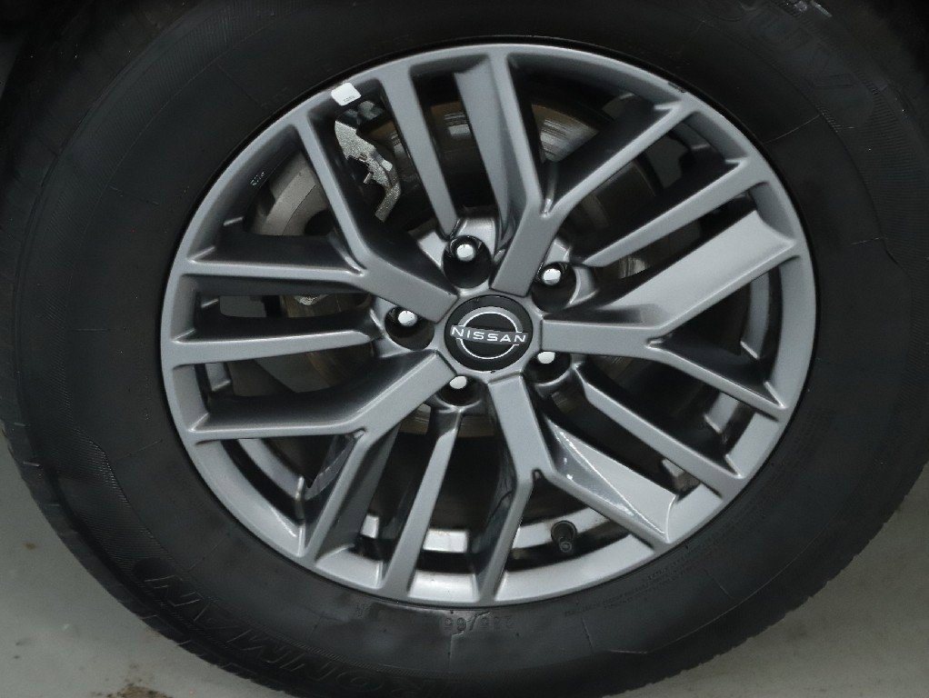 Used 2024 Nissan Rogue S image 12