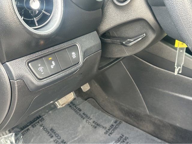 Certified 2023 Kia Forte LXS w/ LXS Technology Package FWD image 29