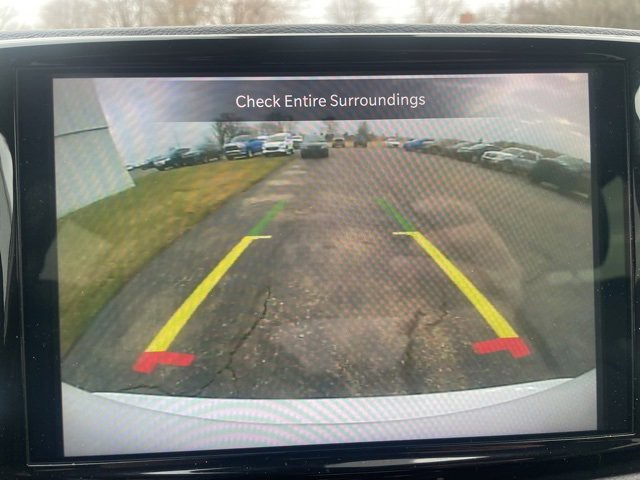 Used 2024 Chrysler Pacifica Touring-L image 24