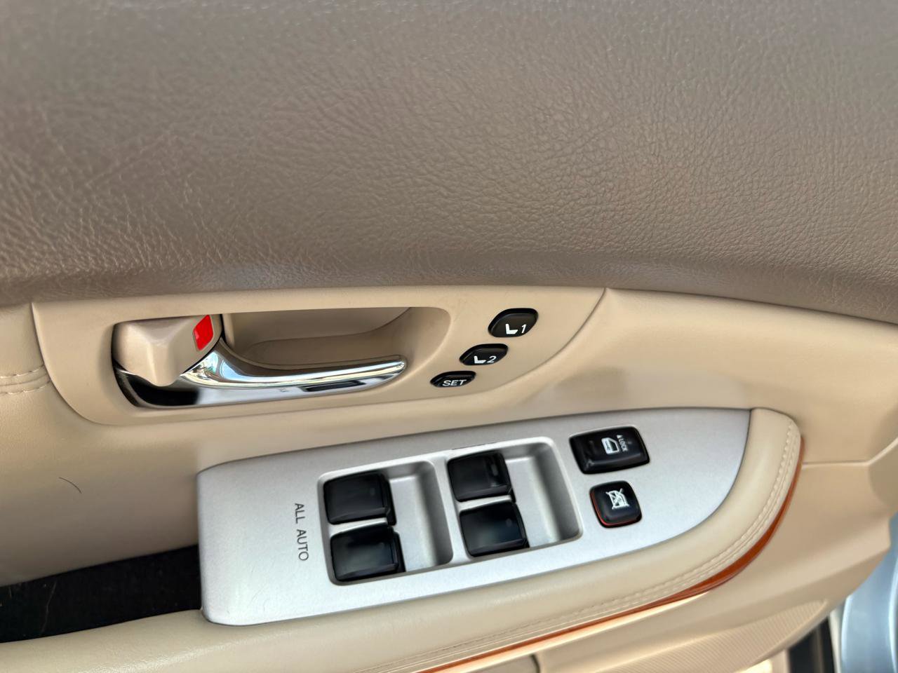 Used 2005 Lexus RX 330 AWD image 41