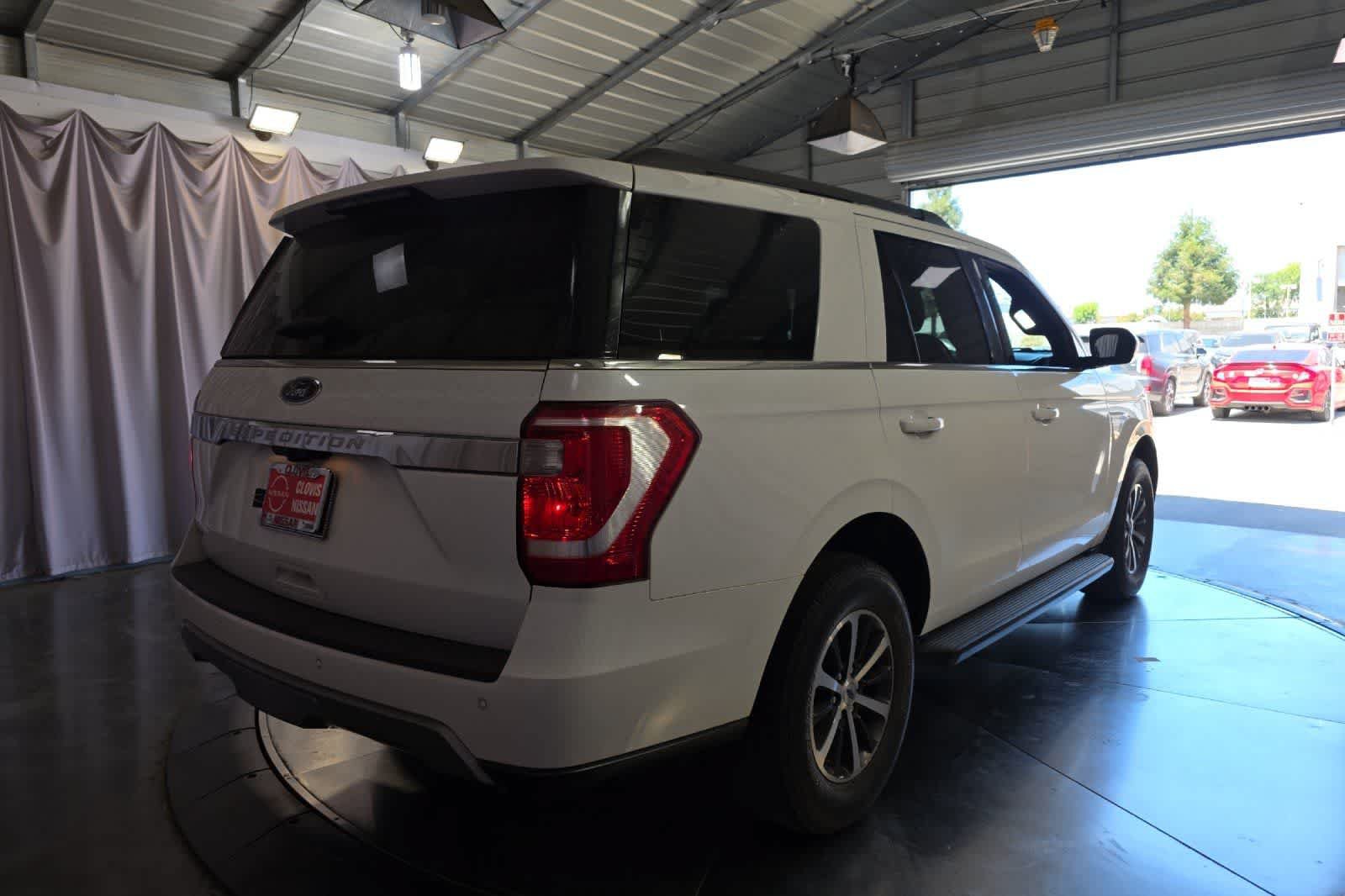 Used 2020 Ford Expedition XLT AWD/4WD image 3