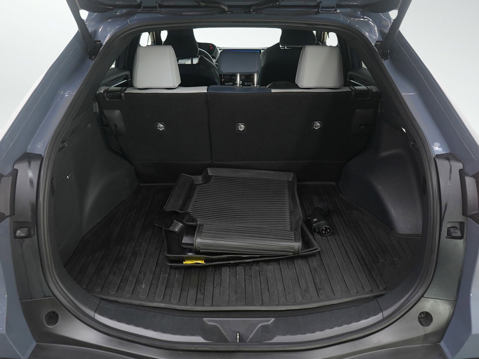 Used 2023 Subaru Solterra Limited image 9