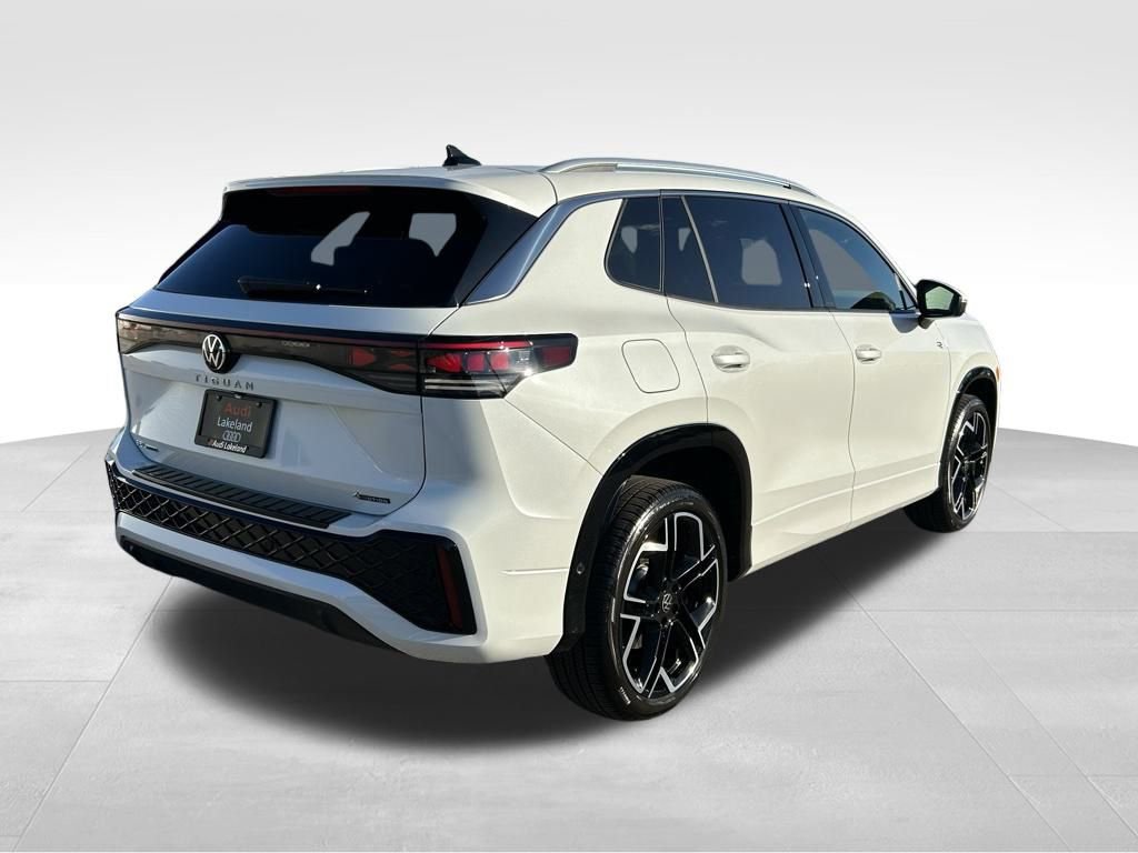 Used 2026 Volkswagen Tiguan SEL R-Line image 5