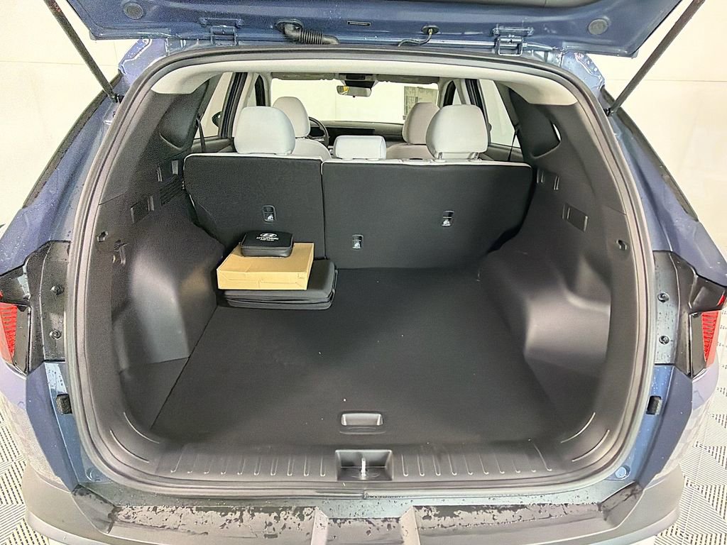 Used 2025 Hyundai Tucson SE FWD image 28
