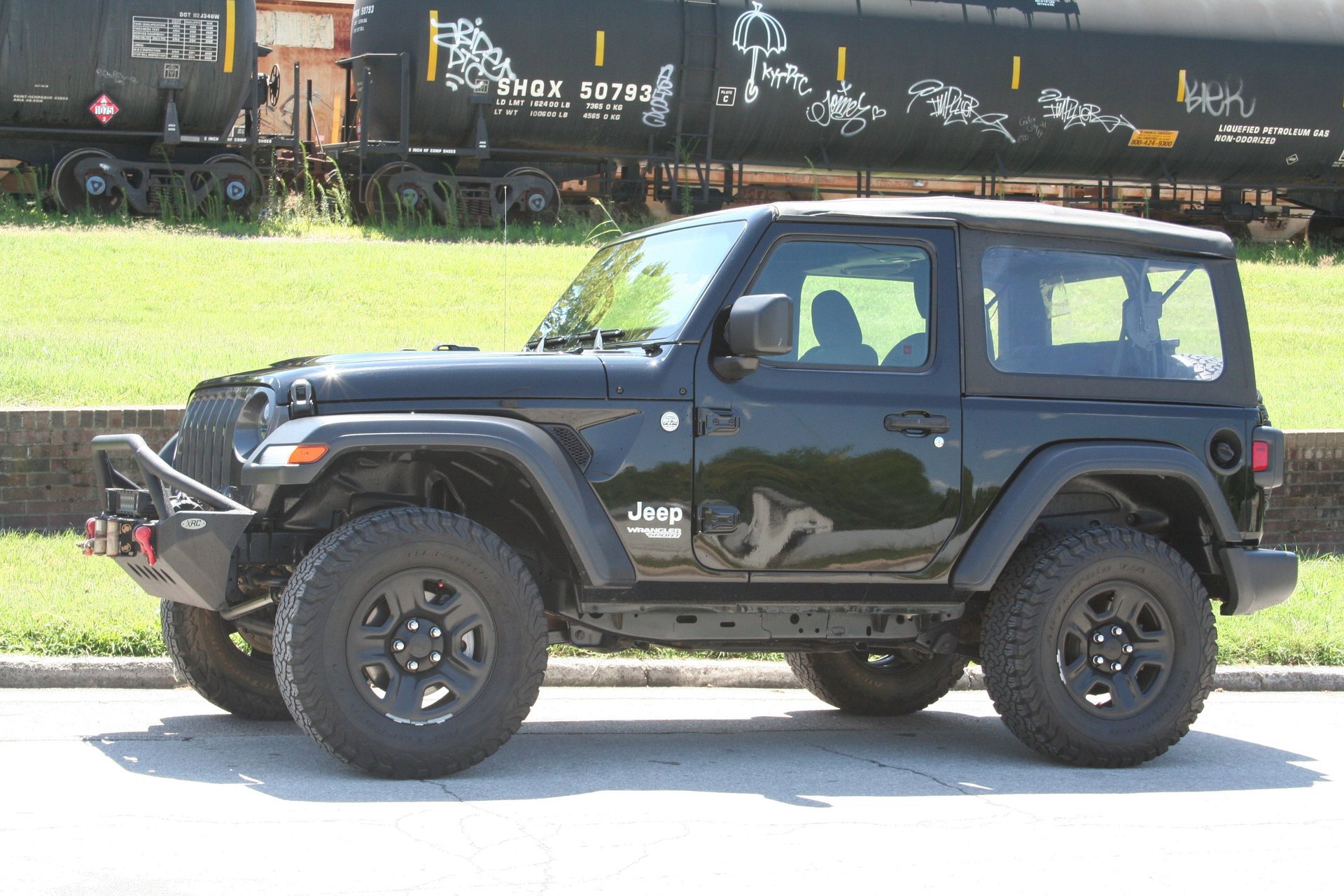 Used 2020 Jeep Wrangler Sport AWD/4WD image 1