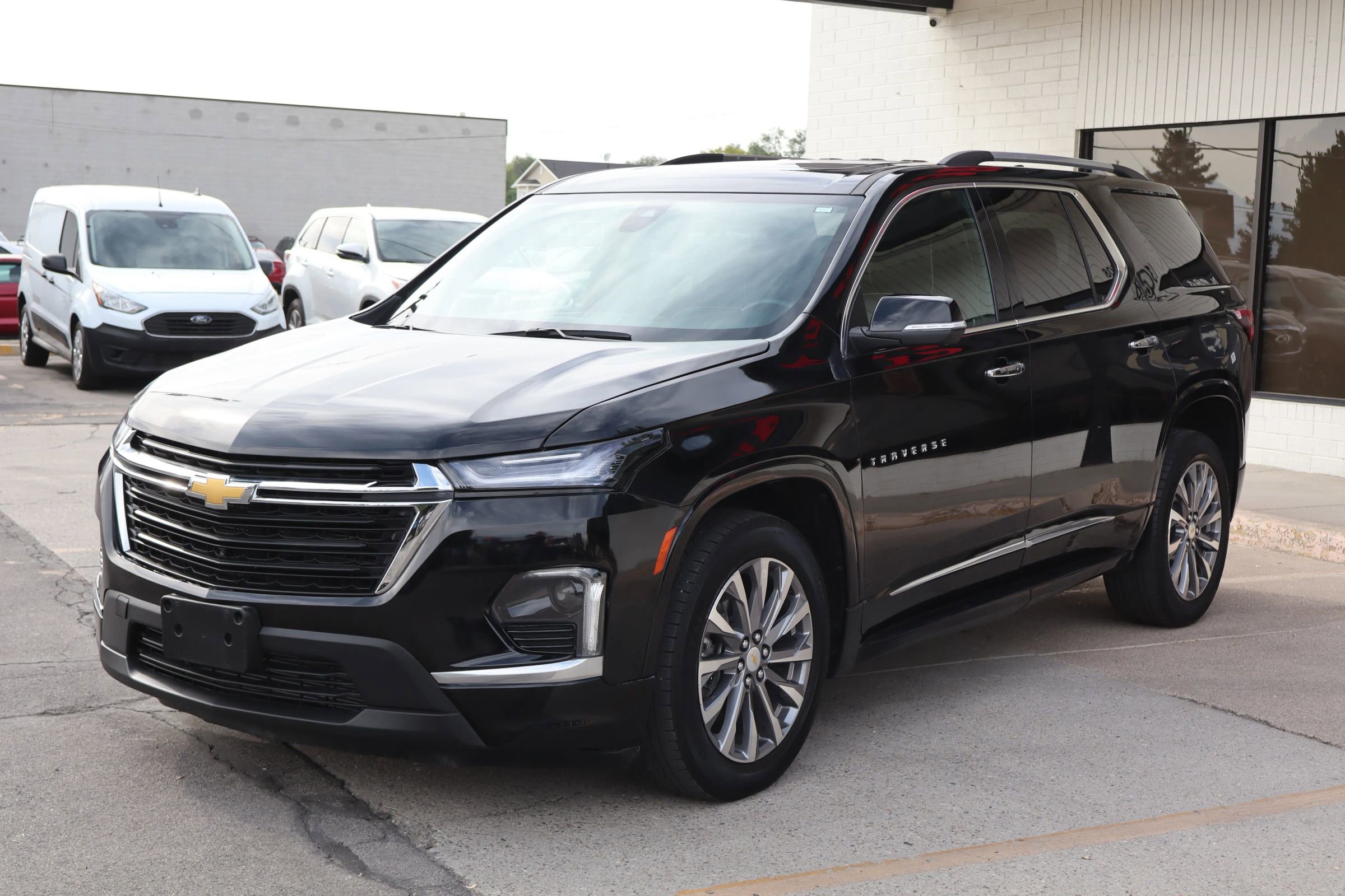 Used 2023 Chevrolet Traverse Premier image 4