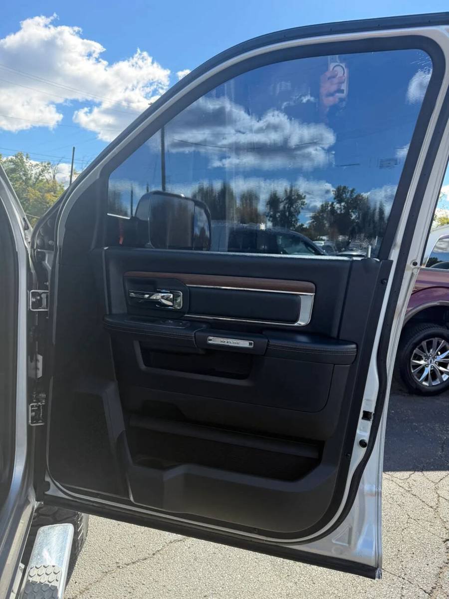 Used 2016 RAM 2500 Laramie AWD/4WD image 23