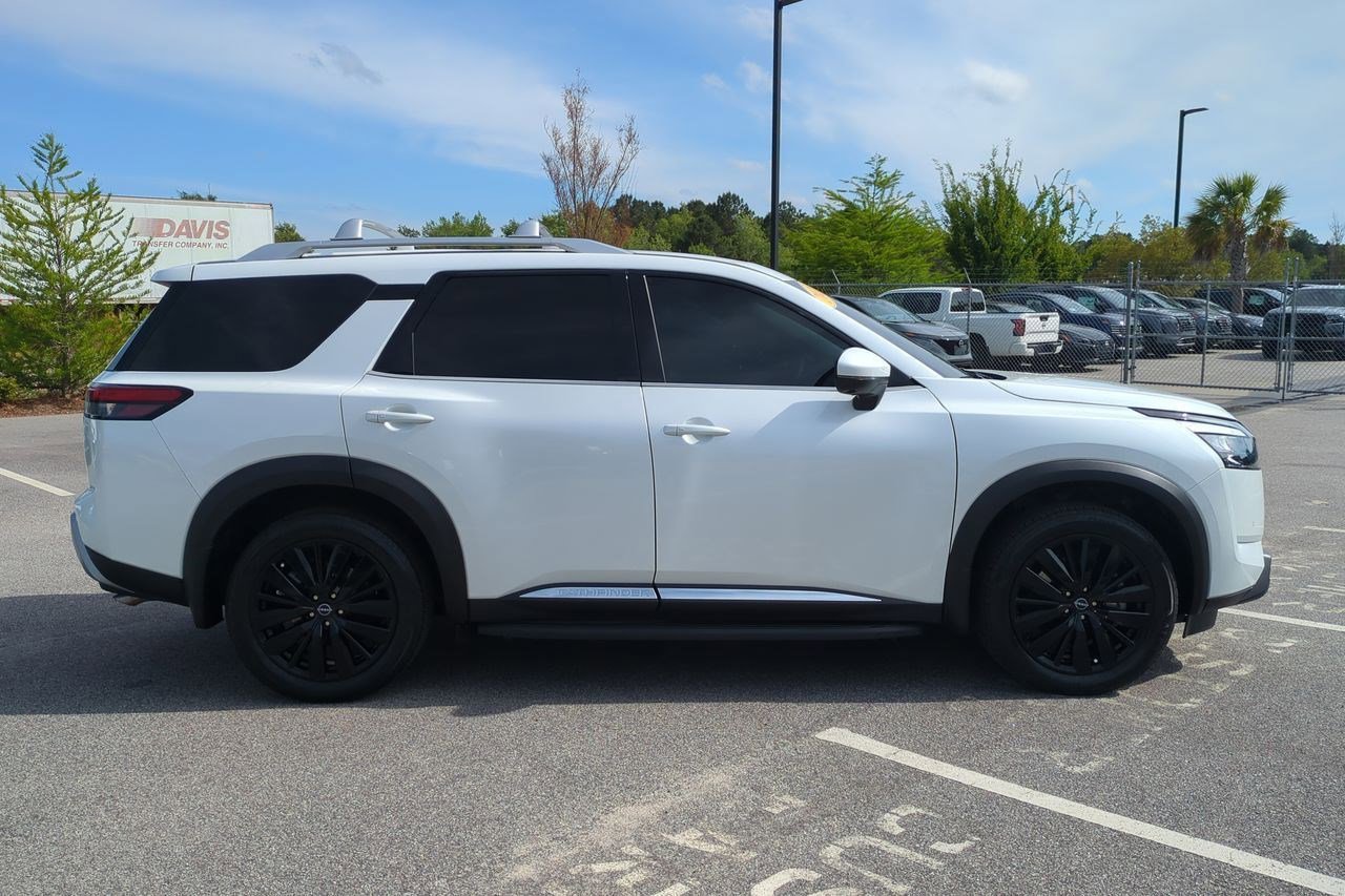 Certified 2025 Nissan Pathfinder Platinum AWD/4WD image 2