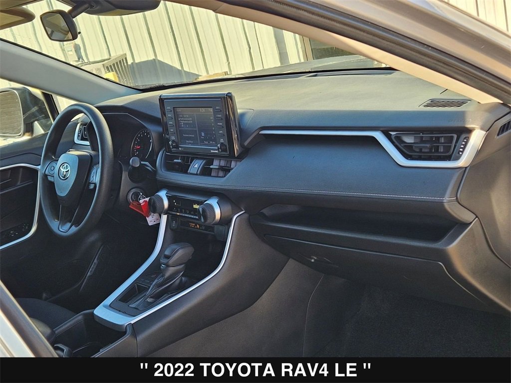 Used 2022 Toyota RAV4 LE image 29