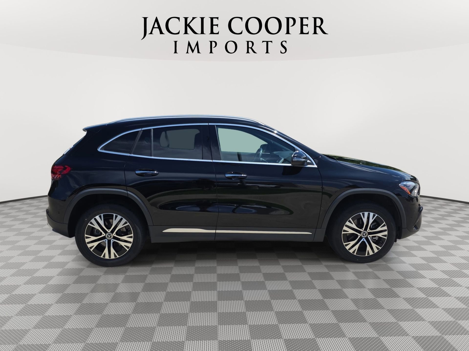 Used 2025 Mercedes-Benz GLA 250 image 4