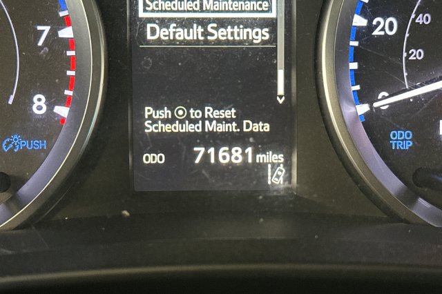 Certified 2019 Toyota Highlander LE FWD image 30