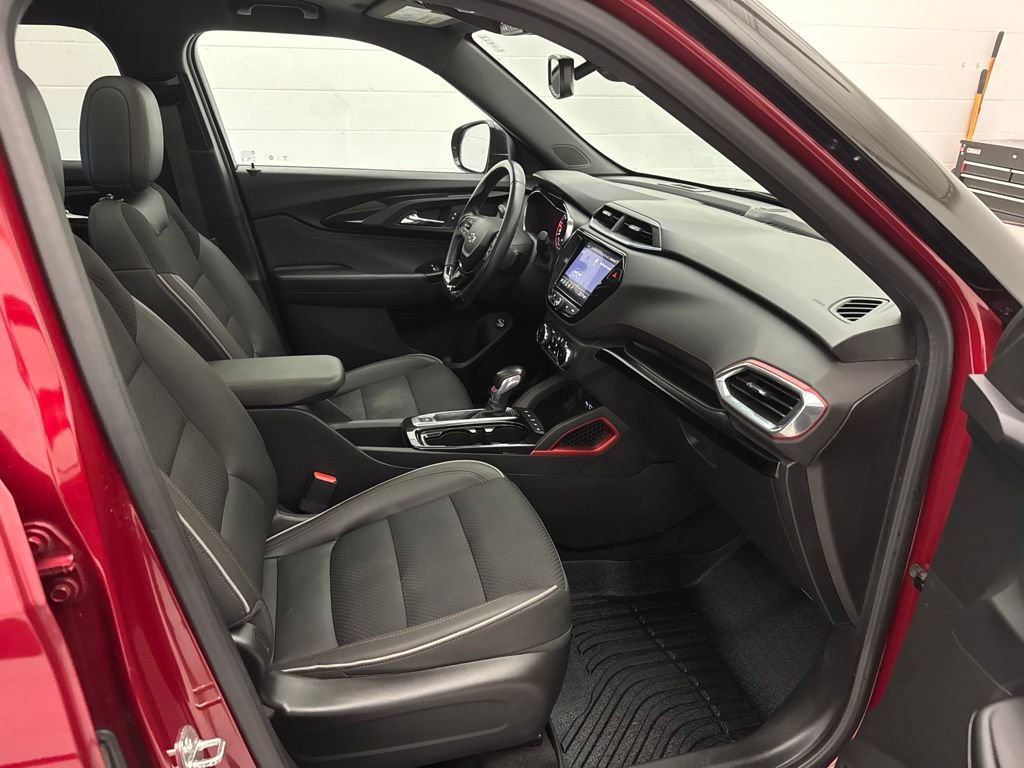 Used 2021 Chevrolet TrailBlazer RS w/ Sun and Liftgate Package FWD image 46