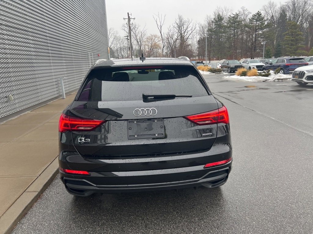 Used 2023 Audi Q3 2.0T Premium image 32