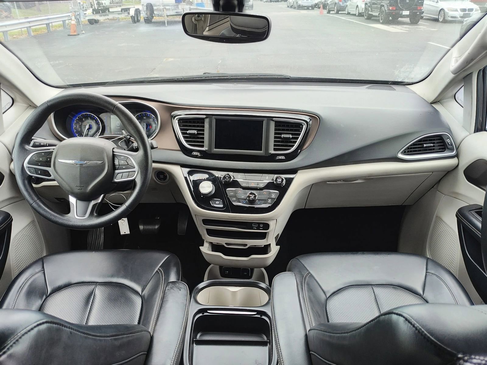Used 2020 Chrysler Voyager Lxi FWD image 18