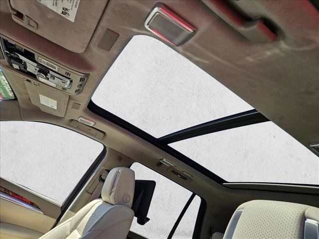 Used 2025 Cadillac Escalade Premium Luxury Platinum w/ LPO, Floor Liner Package AWD/4WD image 15