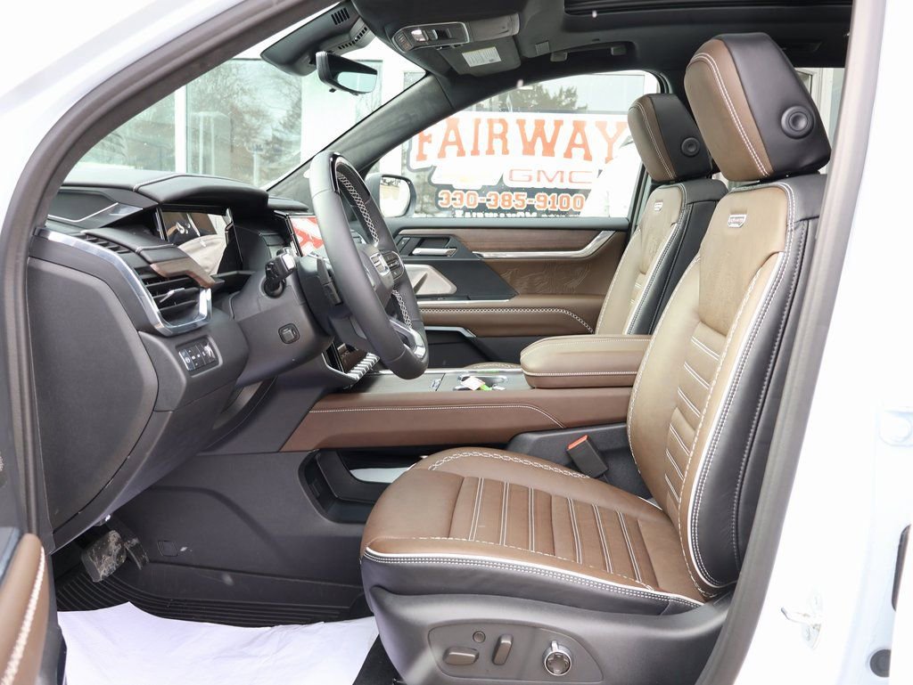 New 2026 GMC Acadia Denali Ultimate w/ LPO, Floor Liner Package image 12