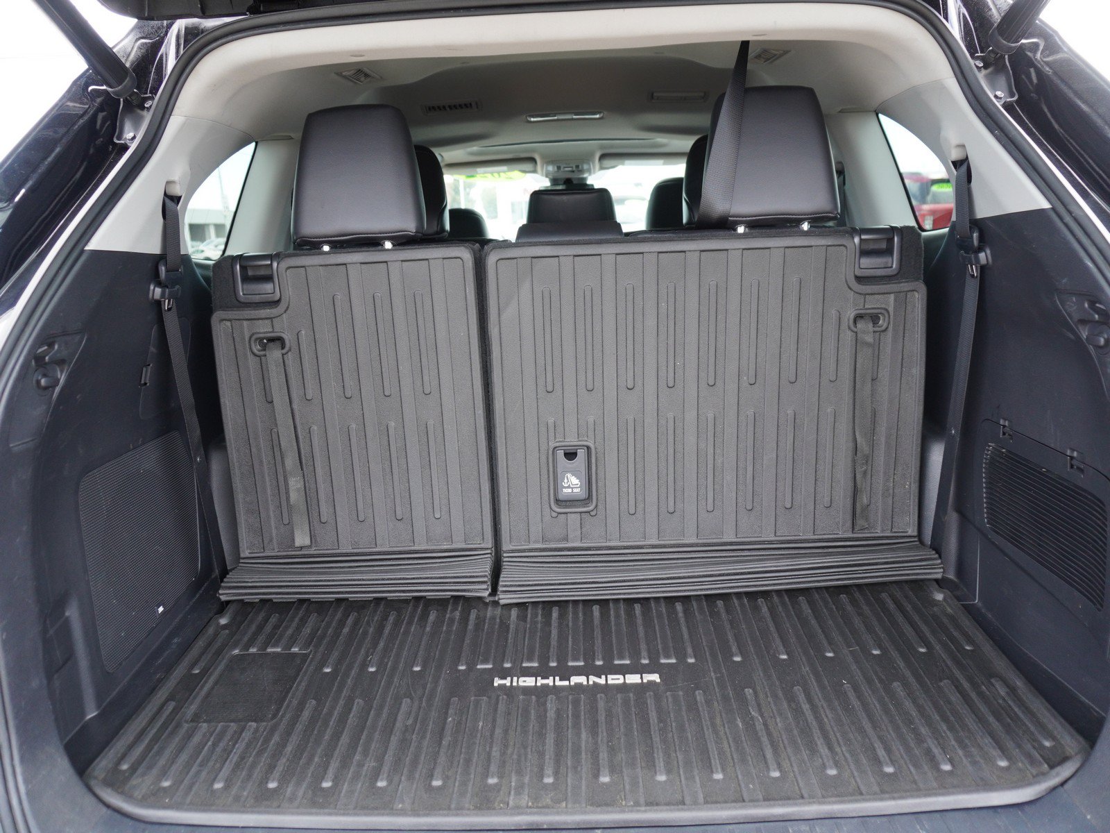 Used 2022 Toyota Highlander Limited AWD/4WD image 11