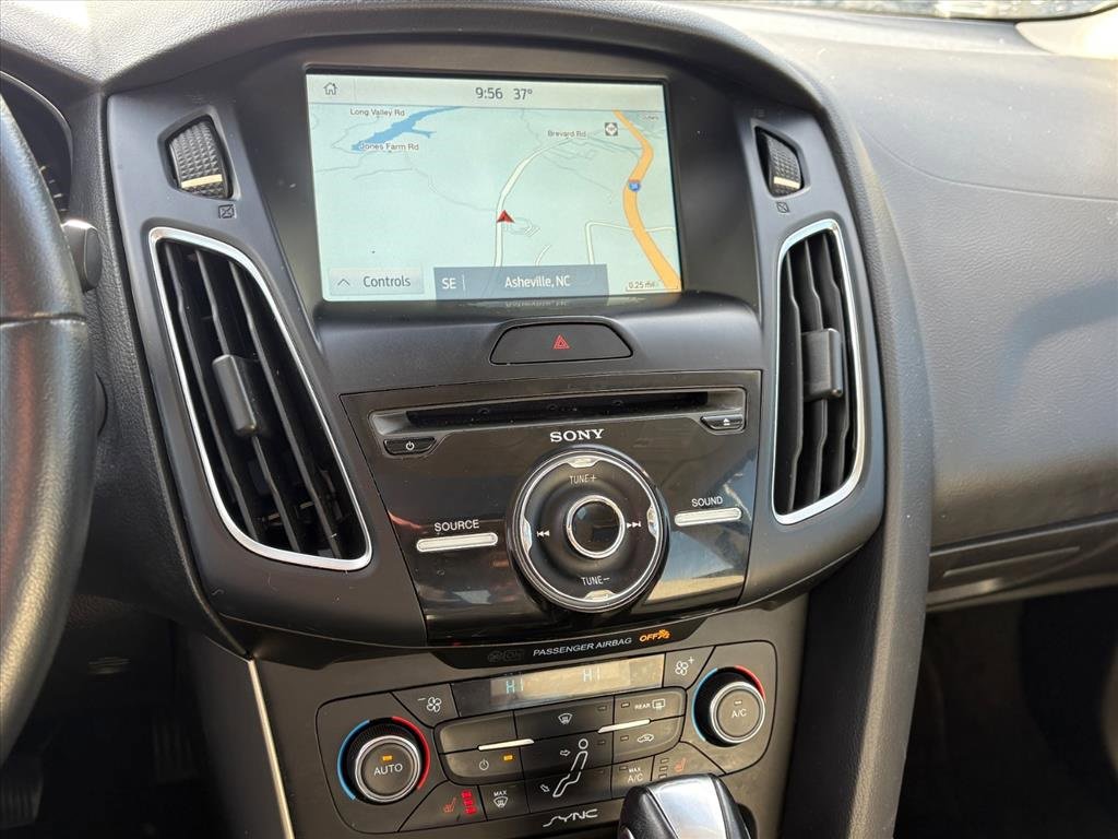 Used 2016 Ford Focus Titanium w/ Titanium Technology Package image 9