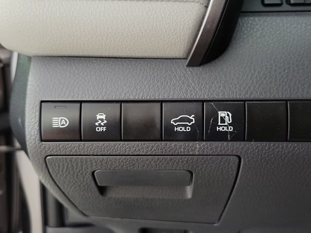 Used 2020 Toyota Camry LE FWD image 23