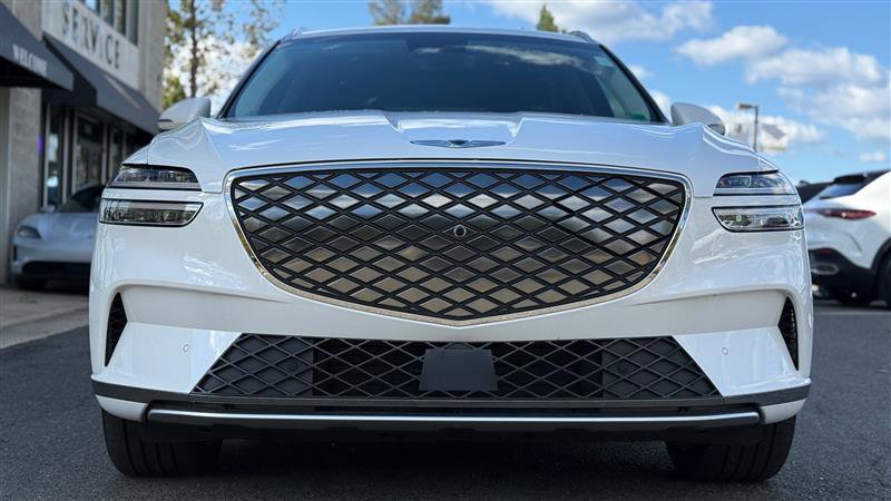 Used 2024 Genesis Electrified GV70 Advanced w/ Prestige Package image 2