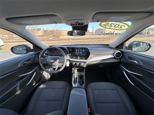 Certified 2025 Chevrolet Trax LS image 18