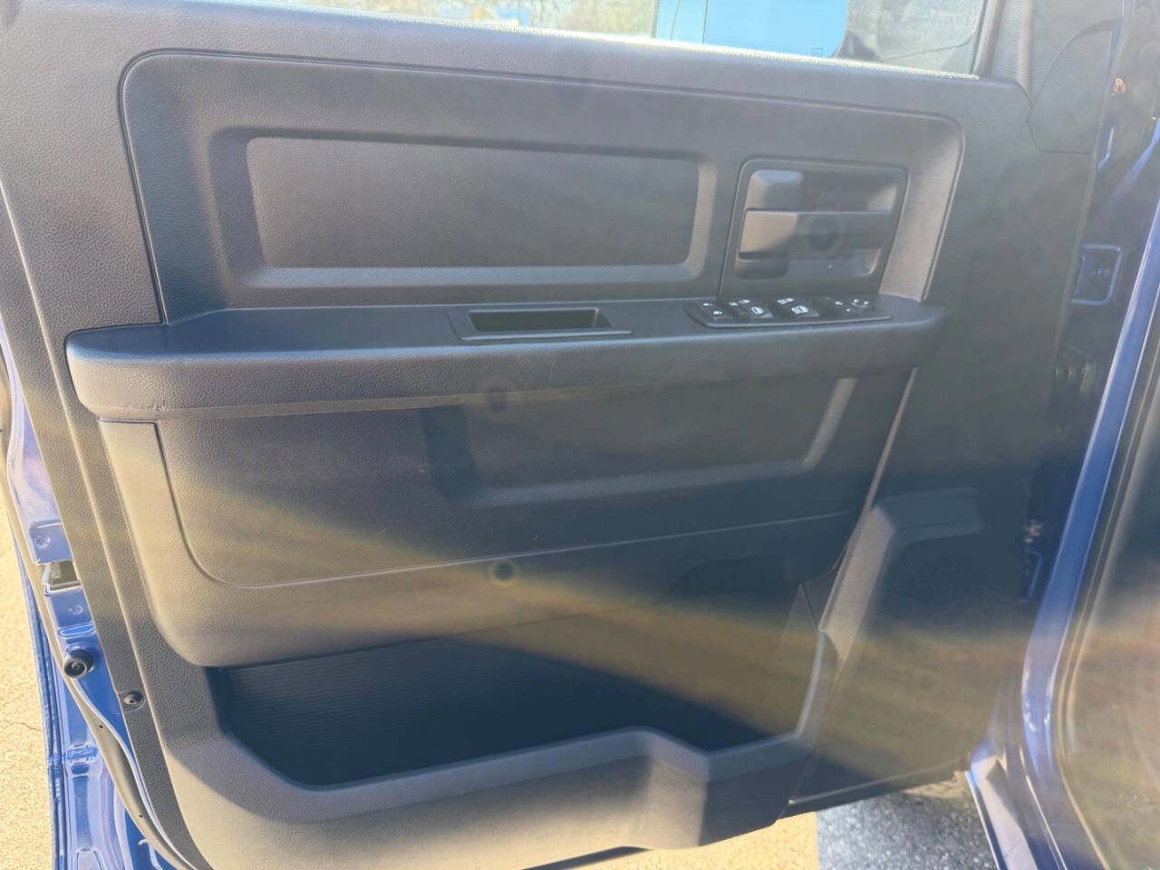 Used 2014 RAM 1500 Express AWD/4WD image 11