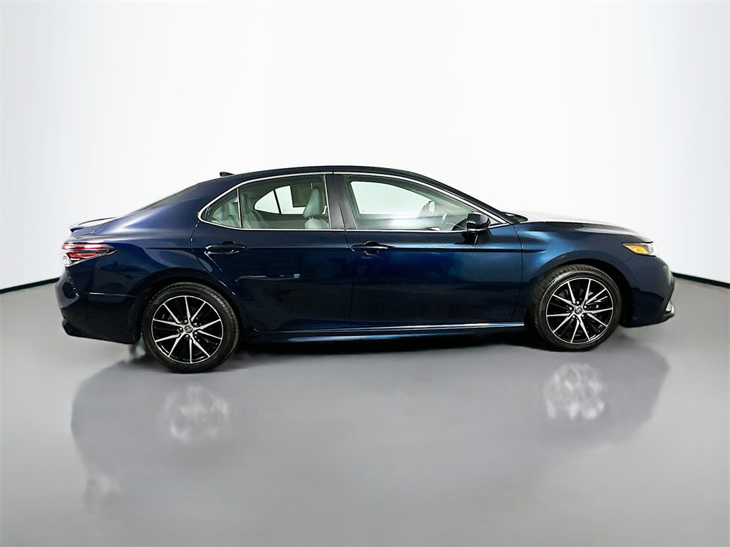 Used 2021 Toyota Camry SE image 7