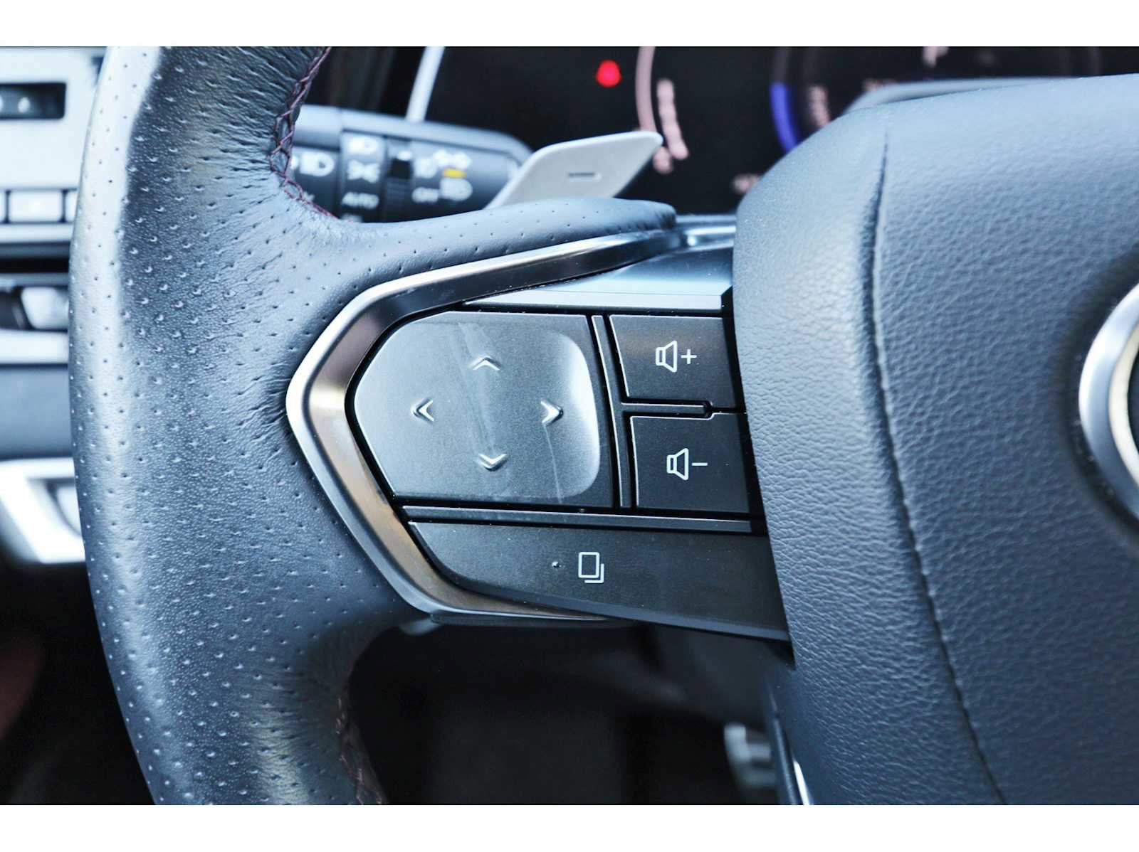 Used 2023 Lexus RX 500h F Sport w/ Accessory Package (2T) image 8