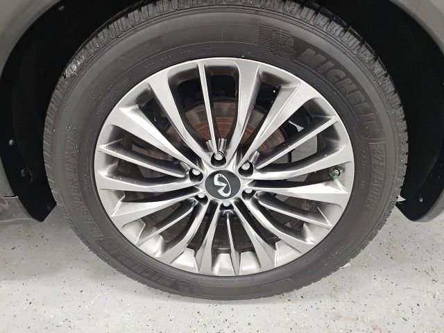 Used 2018 INFINITI QX80 4WD w/ Deluxe Technology Package image 10