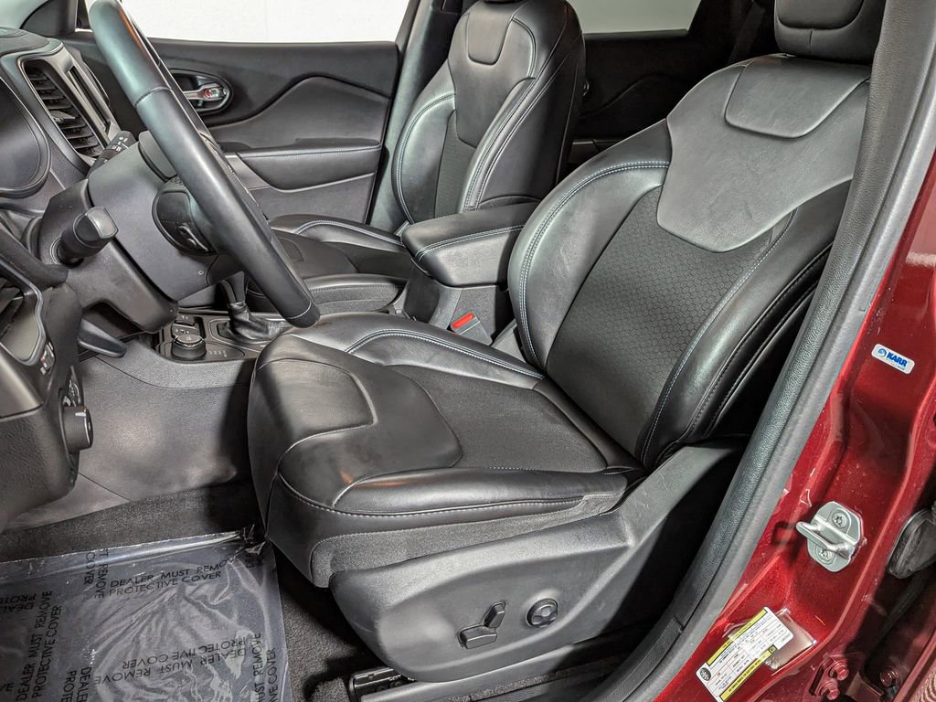 Used 2020 Jeep Cherokee Latitude Plus image 13