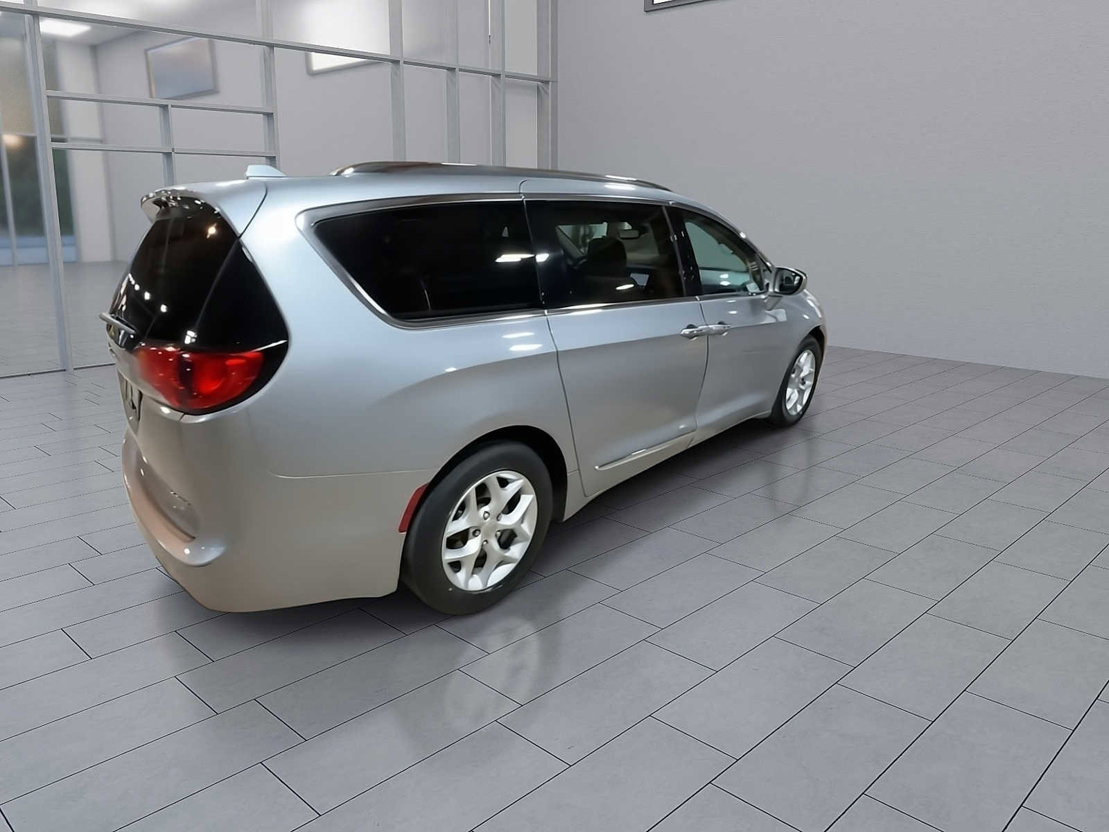 Used 2019 Chrysler Pacifica Limited image 8