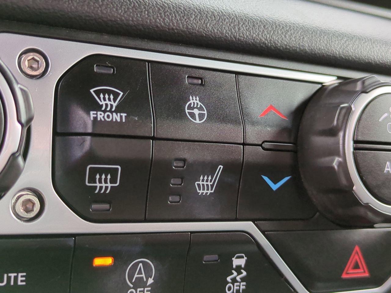 Used 2024 Jeep Wrangler Rubicon w/ Safety Group image 22