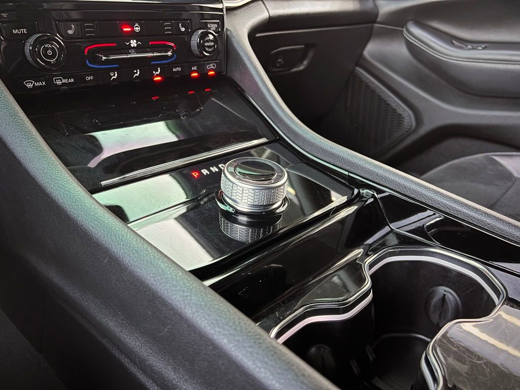 Used 2023 Jeep Grand Cherokee L Laredo image 53