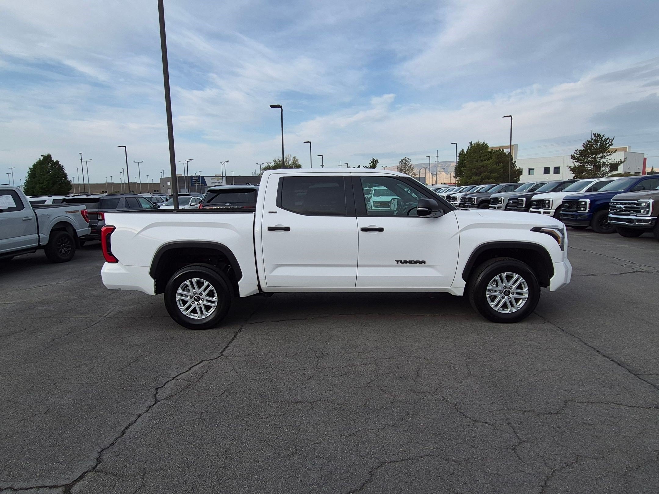 Used 2026 Toyota Tundra SR5 w/ SR5 Convenience Package AWD/4WD image 2
