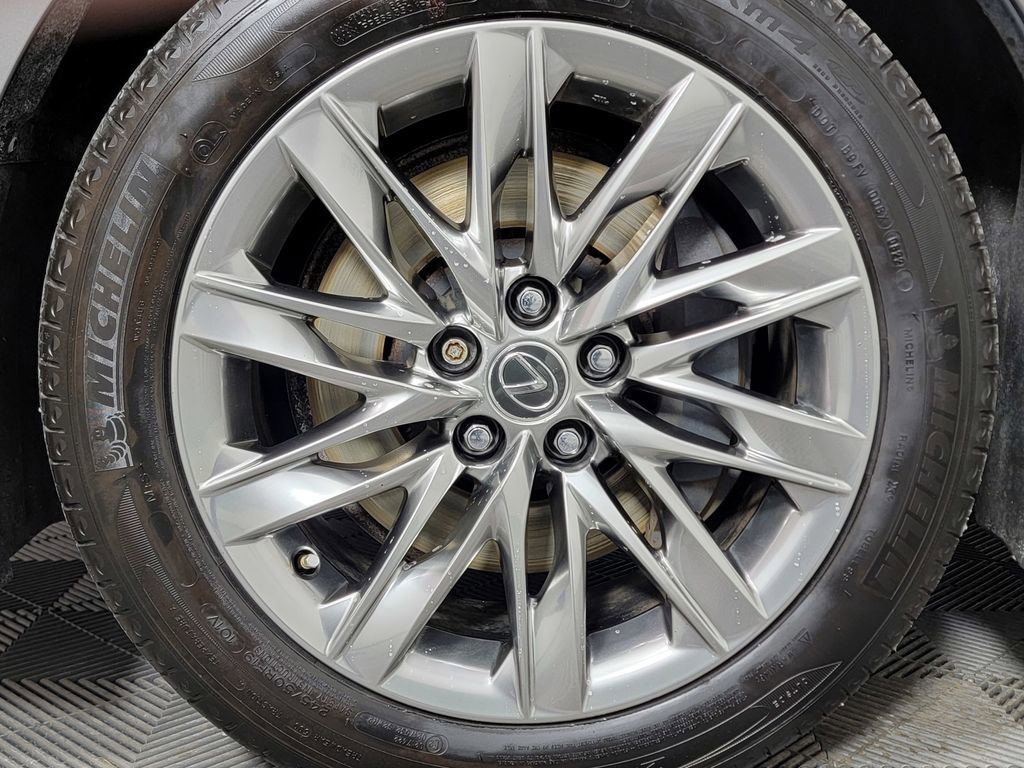 Used 2018 Lexus LS 500h AWD w/ Accessory Package (Z2) image 14