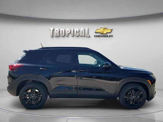 New 2026 Chevrolet TrailBlazer LT w/ Midnight Edition FWD image 6