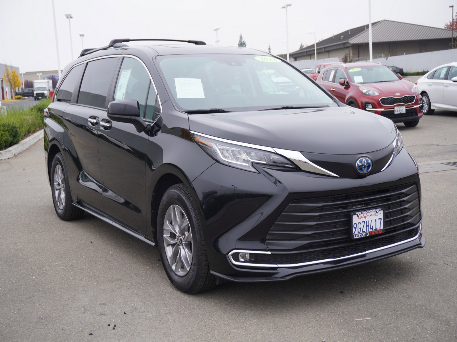 Used 2022 Toyota Sienna XLE