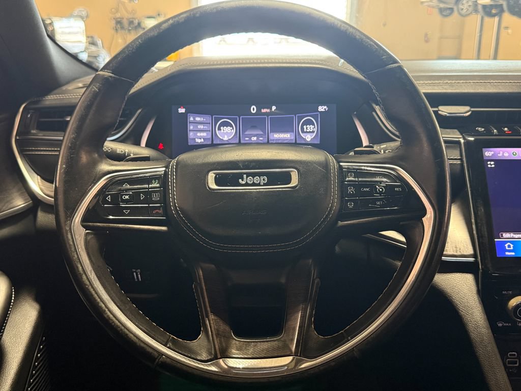 Used 2021 Jeep Grand Cherokee L Overland w/ Luxury Tech Group IV RWD image 28