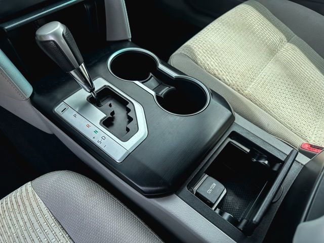 Used 2014 Toyota Camry LE FWD image 19