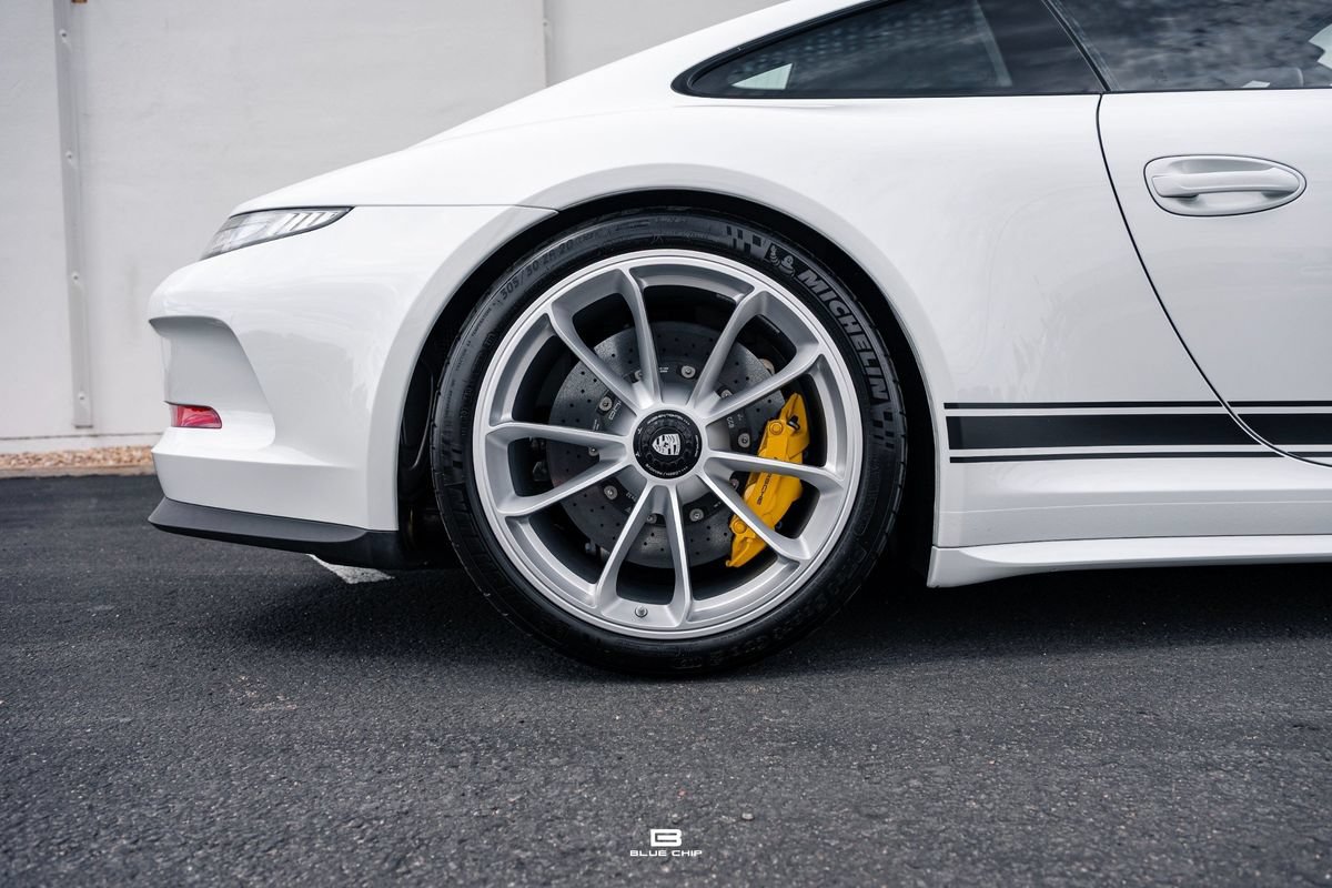 Used 2016 Porsche 911 R RWD image 15