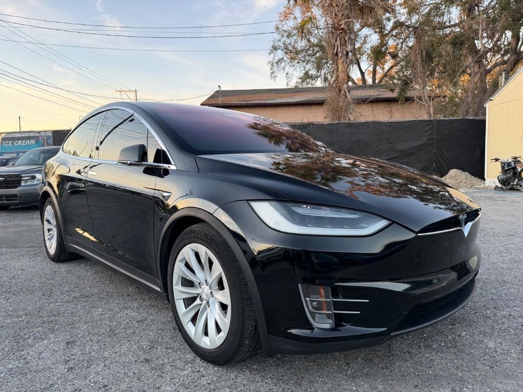 Used 2018 Tesla Model X 75D image 3