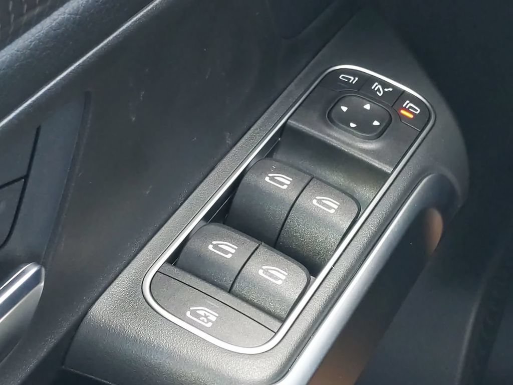 Used 2022 Mercedes-Benz GLB 250 4MATIC image 20