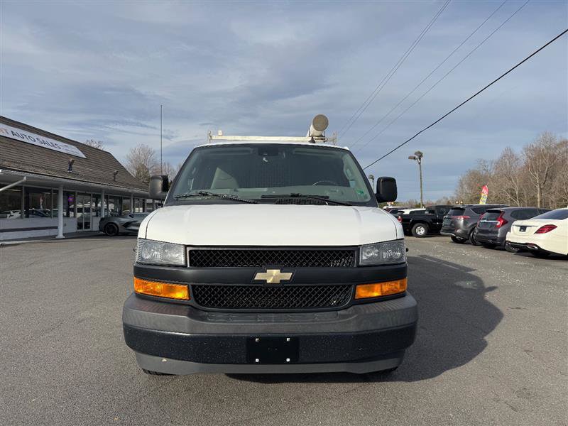 Used 2019 Chevrolet Express 3500 w/ Driver Convenience Package image 5